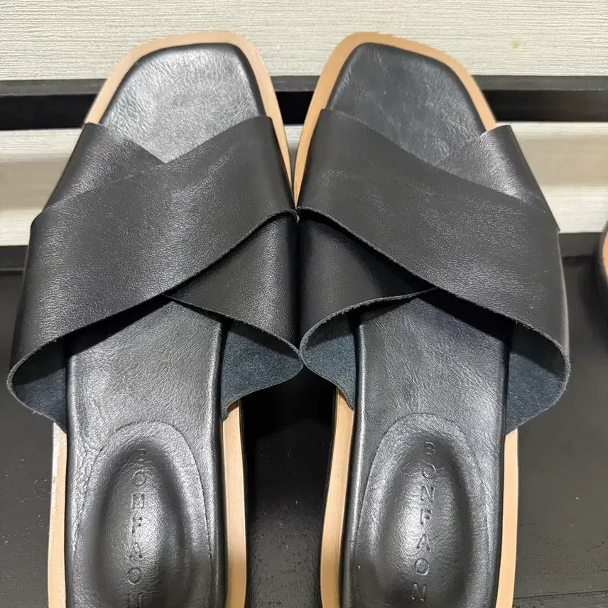[BUNJANG] Bonppong Real Leather Mule Slippers (Set of 2) / [본빠옹] 뮬 슬리퍼 (2개)