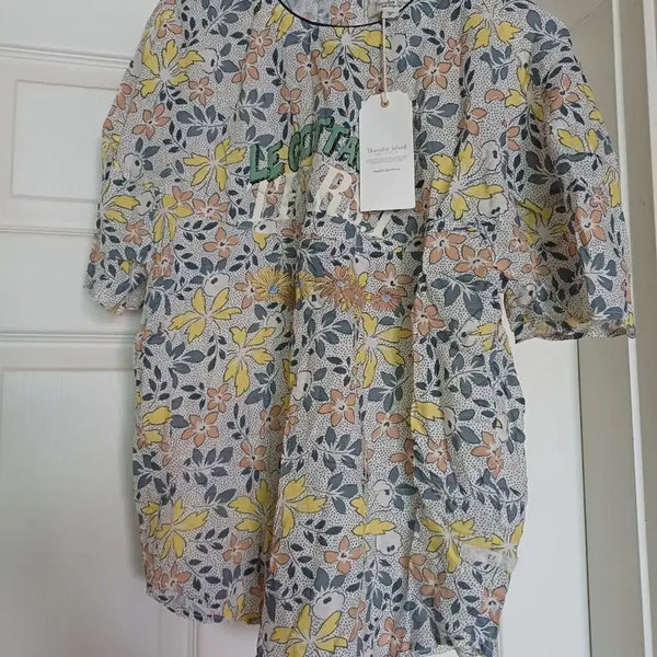 [BUNJANG] Thursday Island Floral Print Short Sleeve T-Shirt / 써스데이아일랜드 시원한 티셔츠