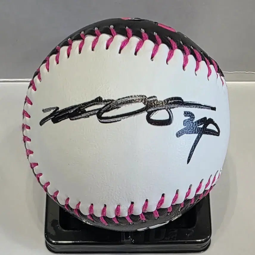 [BUNJANG] Kim Won-joong Lotte 150th Save Signed Baseball / 김원중 롯데 150세이브 기념구 싸인볼