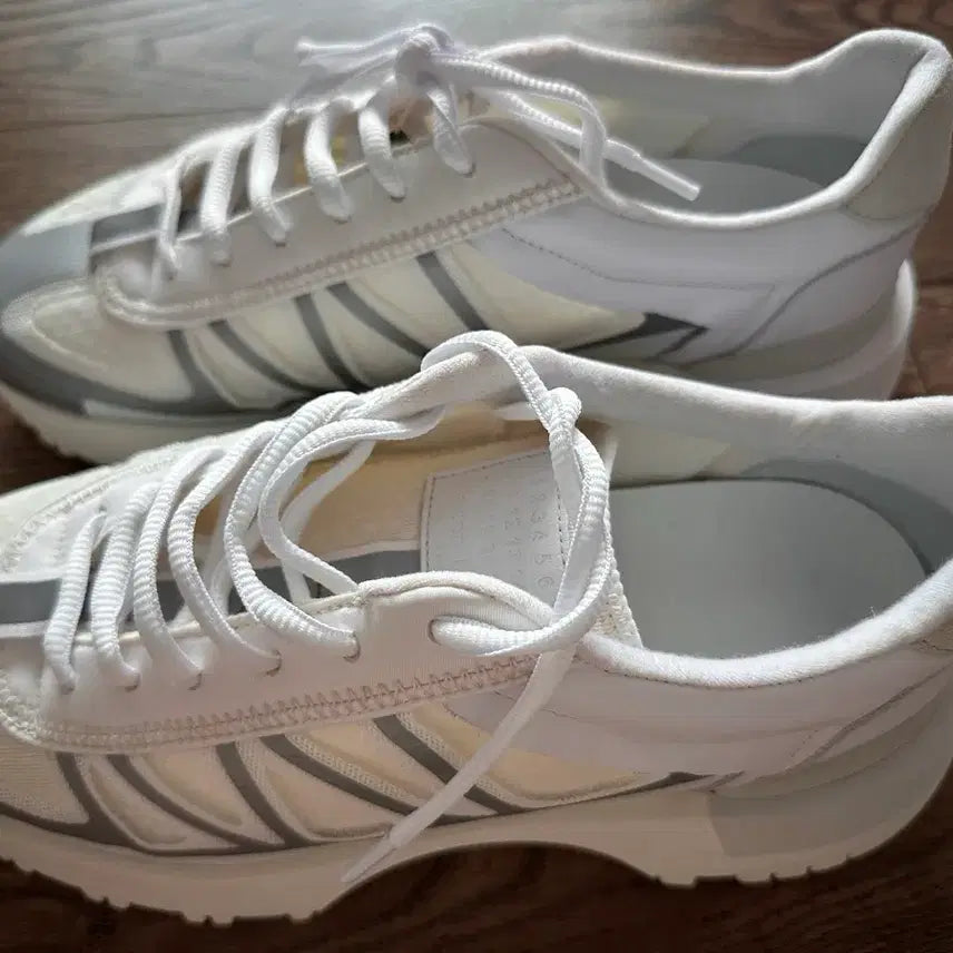 [BUNJANG] Maison Margiela 50/50 Runner Sneakers White/Grey EU 42 / [42/270mm] 메종 마르지엘라 50/50 러너 스니커즈 화이트/그레이 (새상품)