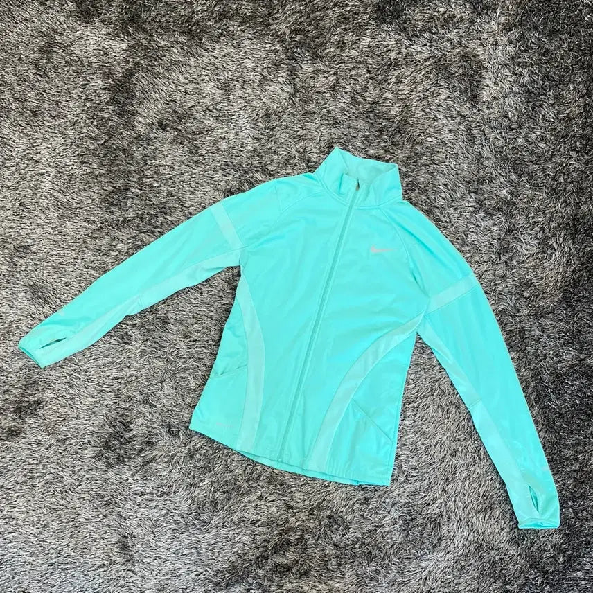[BUNJANG] Nike Women's Element Shield Full-Zip Running Jacket / 나이키 런닝 여성 엘레멘트 쉴드 풀집 자켓 (85)
