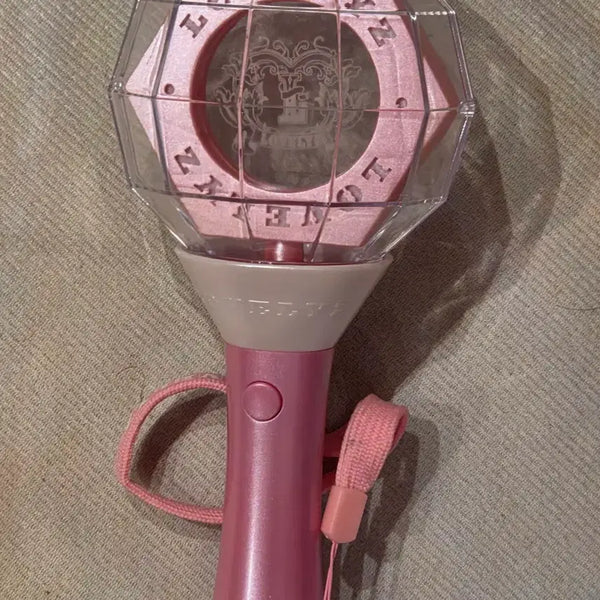 [BUNJANG] Lovelyz Official Light Stick / 러블리즈 응원봉 상태 깨끗 lovelyz