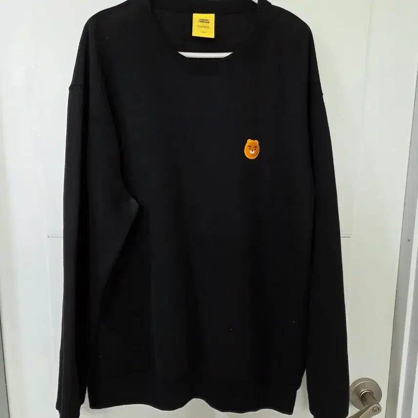 [BUNJANG] TOP TEN x Kakao Friends Black Sweatshirt / 탑텐 카카오프렌즈 X 탑텐 블랙 맨투맨 110