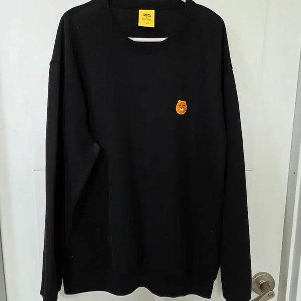 [BUNJANG] TOP TEN x Kakao Friends Black Sweatshirt / 탑텐 카카오프렌즈 X 탑텐 블랙 맨투맨 110