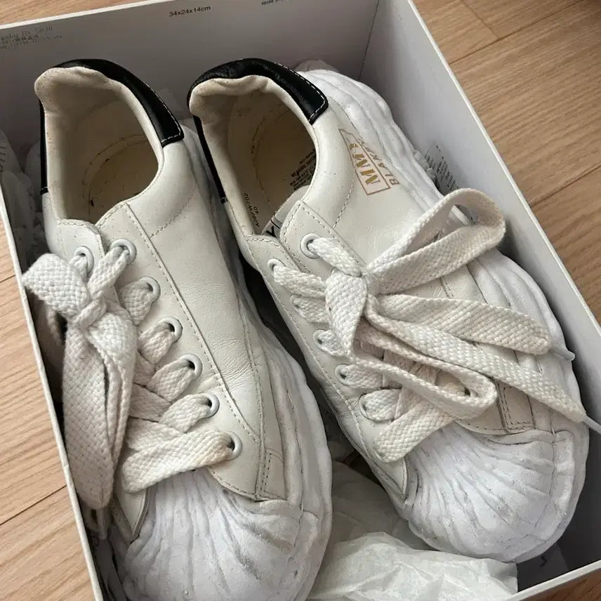 [BUNJANG] Mihara Yasuhiro Sneakers White Size 40 / 미하라 야스히로 스니커즈 화이트 40 판매