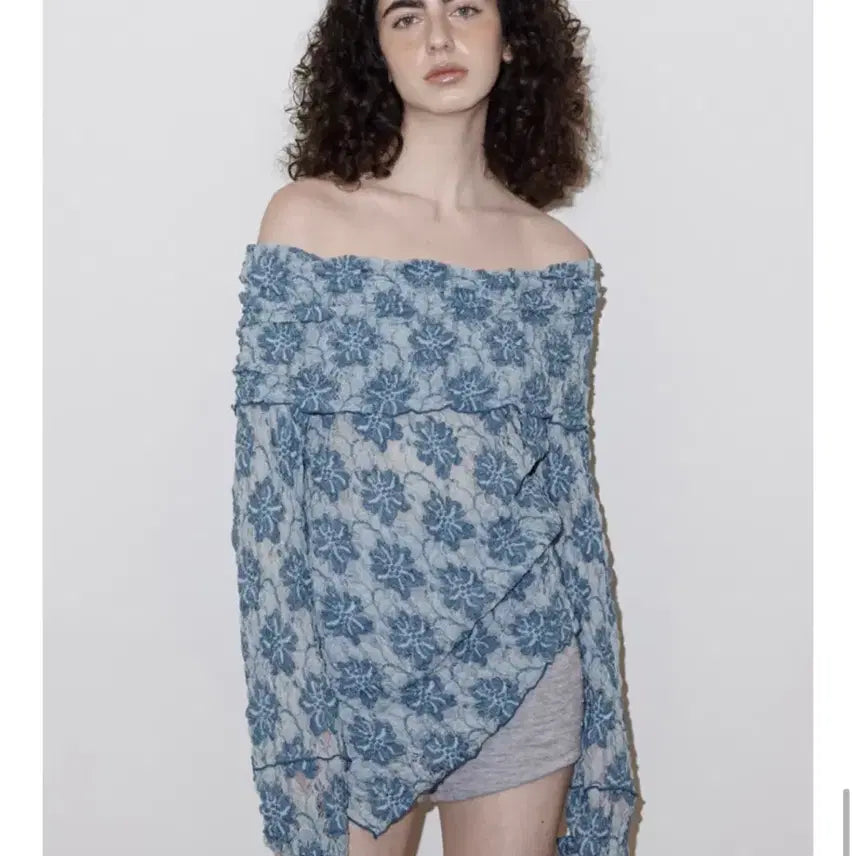 [BUNJANG] Polisueom Off-Shoulder Knit / 폴리수엠 오프숄더 니트