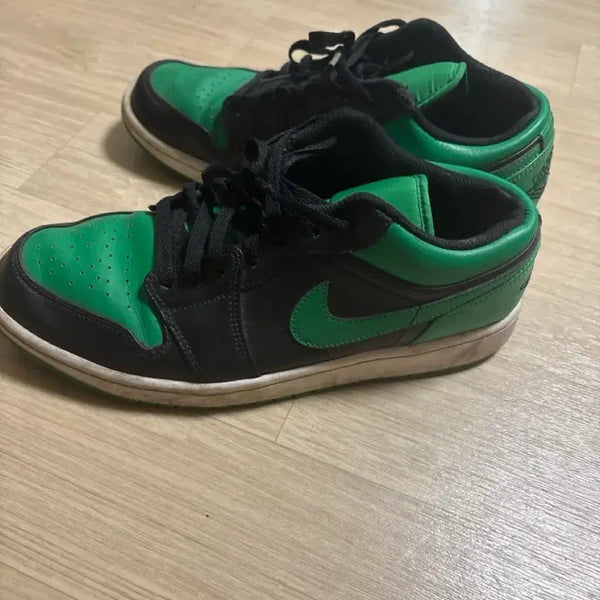 [BUNJANG] Air Jordan 1 Low Black Green Shoes (280mm) / 에어조던1 로우 블랙 그린 280