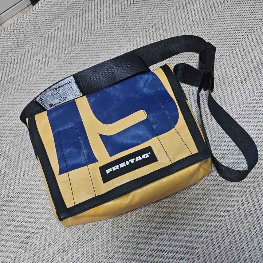 [BUNJANG] Freitag R502 Lassie Shoulder Bag Yellow Blue / 상태 최상 프라이탁 라씨 옐로우 블루 숄더백