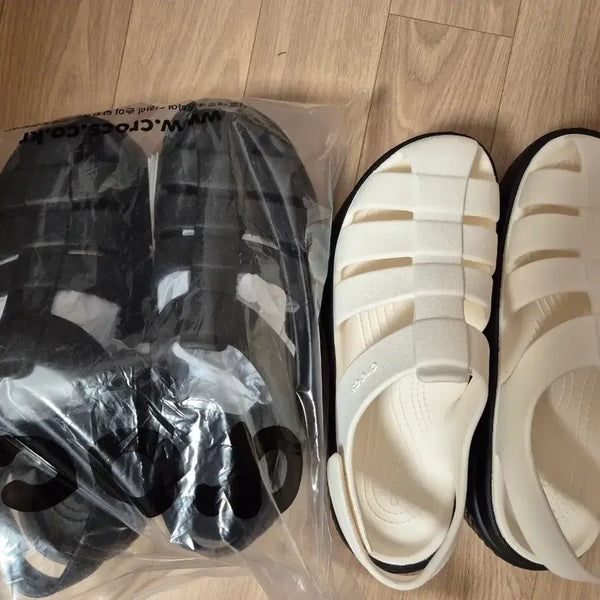 [BUNJANG] Crocs Storm Fisherman Sandals Bundle / [새상품 일괄] 크록스 스톰프 피셔맨 샌들 두 켤레 5만원