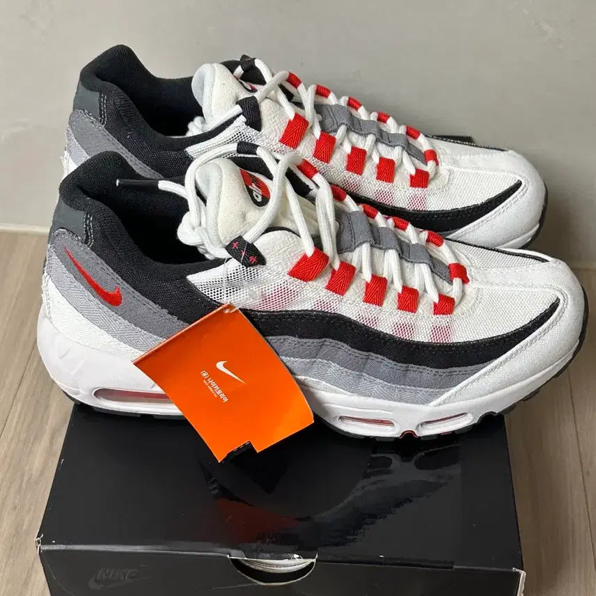 [BUNJANG] Nike Air Max 95 QS "Smoke Grey" (White/Red/Black) Sneakers / (새상품) 나이키 에어맥스 95 QS 스모크 그레이 (흰빨검) 판매합니다