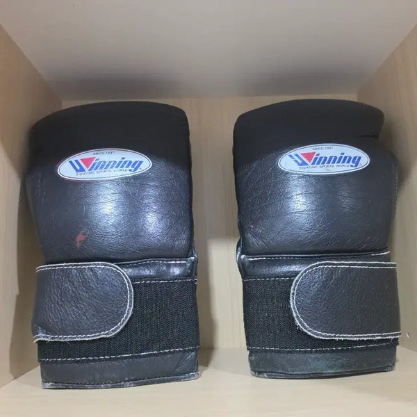 [BUNJANG] Winning Boxing Gloves Black 14oz / 위닝 복싱 글러브 검정 14온스