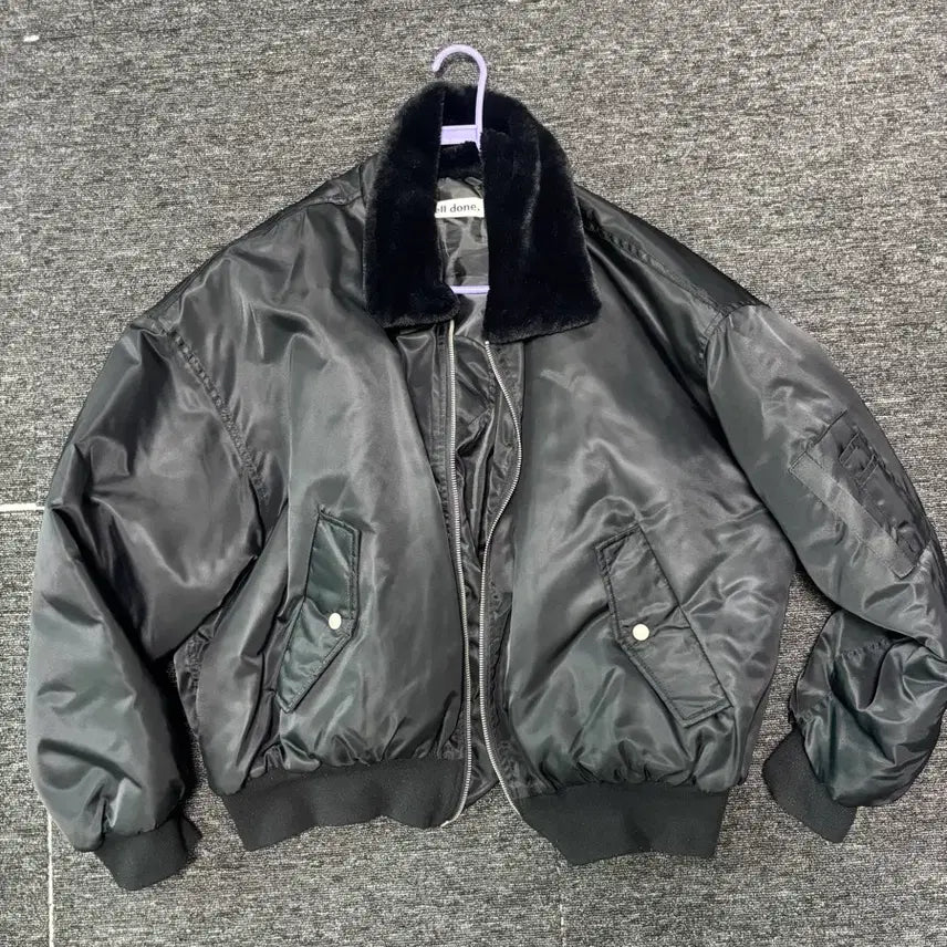 [BUNJANG] MA-1 Bomber Jacket with Fur Collar / MA-1 항공점퍼 블랙 퍼 카라