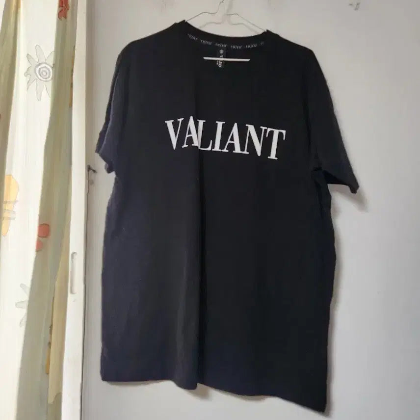 [BUNJANG] VALIANT Short Sleeve T-Shirt Black Size 100 / VALIANT 반팔 티셔츠 블랙 100