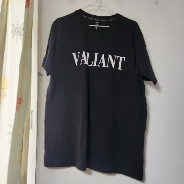 [BUNJANG] VALIANT Short Sleeve T-Shirt Black Size 100 / VALIANT 반팔 티셔츠 블랙 100