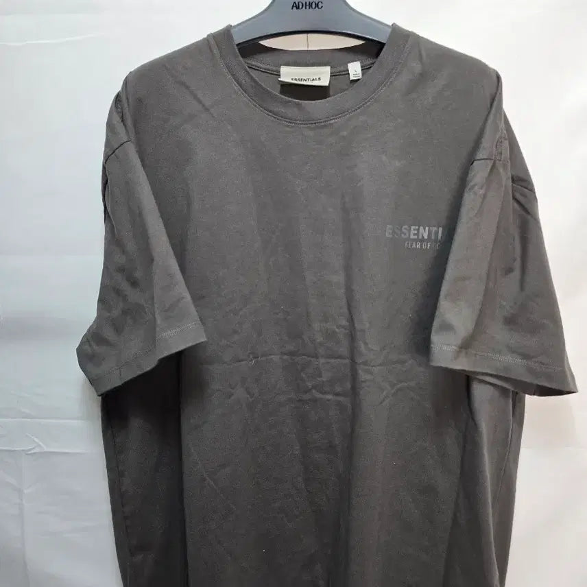 [BUNJANG] Fear of God Essentials Charcoal Logo Print T-Shirt / 에센셜 피오브갓 반팔티 L
