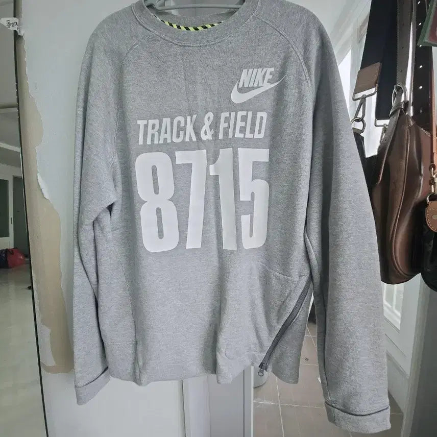 [BUNJANG] Nike Track & Field Sweatshirt Grey 8715 / 나이키 트랙앤필 맨투맨 그레이 8715
