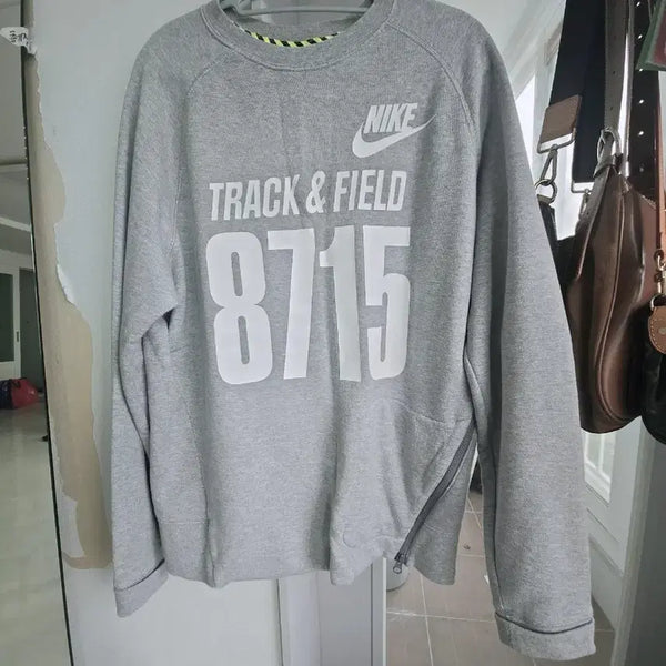 [BUNJANG] Nike Track & Field Sweatshirt Grey 8715 / 나이키 트랙앤필 맨투맨 그레이 8715