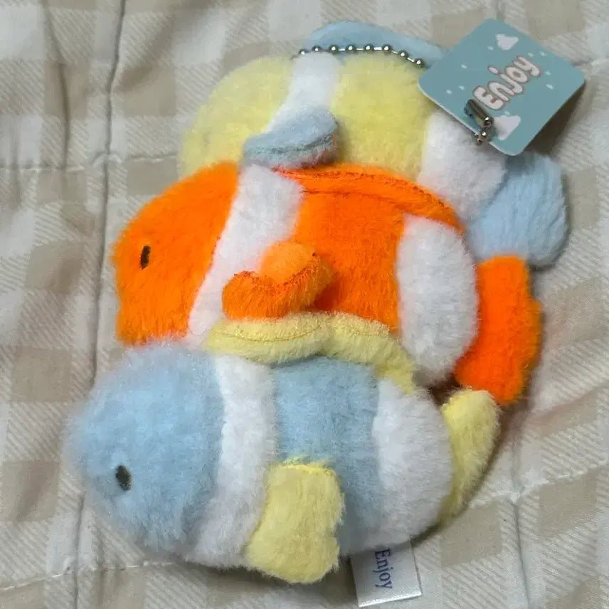 [BUNJANG] Tricolor Fish Keychain / 삼색 물고기 키링