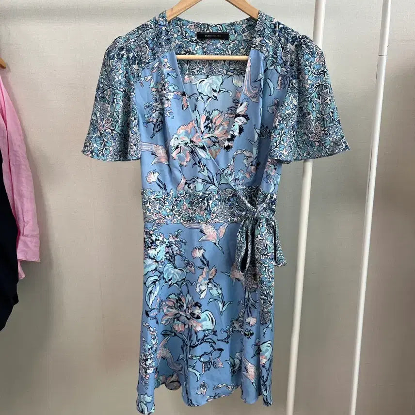 [BUNJANG] BCBG Blue Floral Pattern Wrap Midi Dress Women's XS / BCBG 블루 플로럴 패턴 랩 원피스 여성 xs