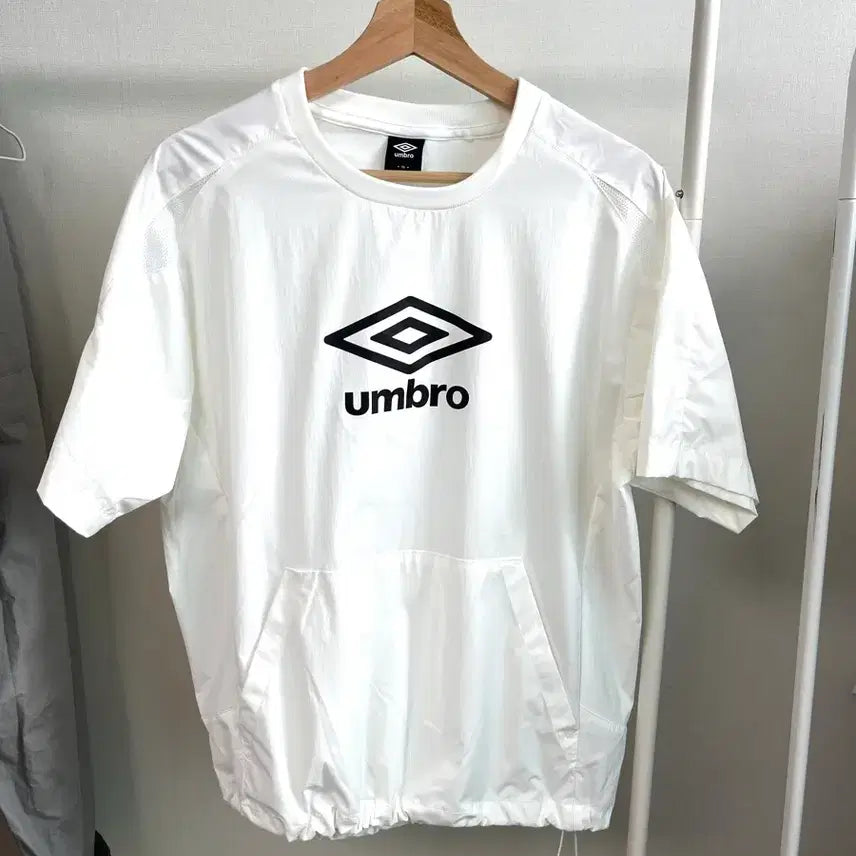 [BUNJANG] Umbro White Short Sleeve Windbreaker T-Shirt Men's Size 90 / 엄브로 반팔 티셔츠 화이트 바람막이 남성 90
