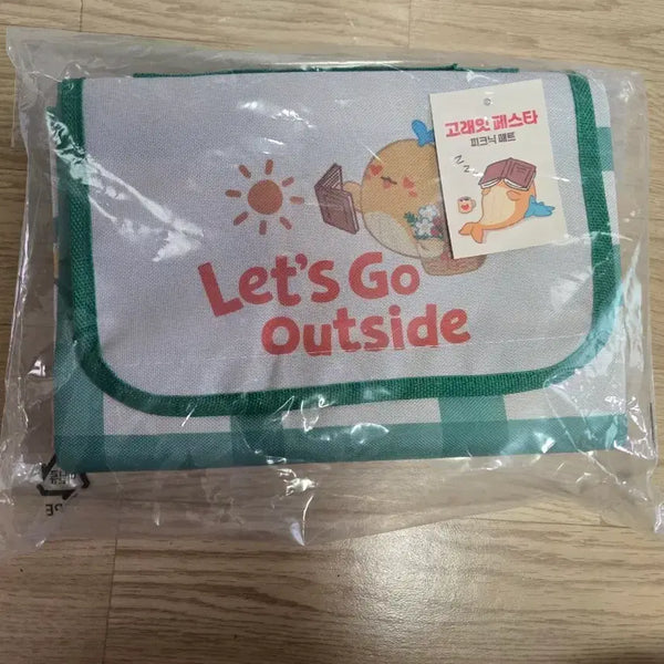 [BUNJANG] E-mart Golae-it Picnic Mat / 이마트 고래잇 피크닉 매트 돗자리 미개봉 팝니다.