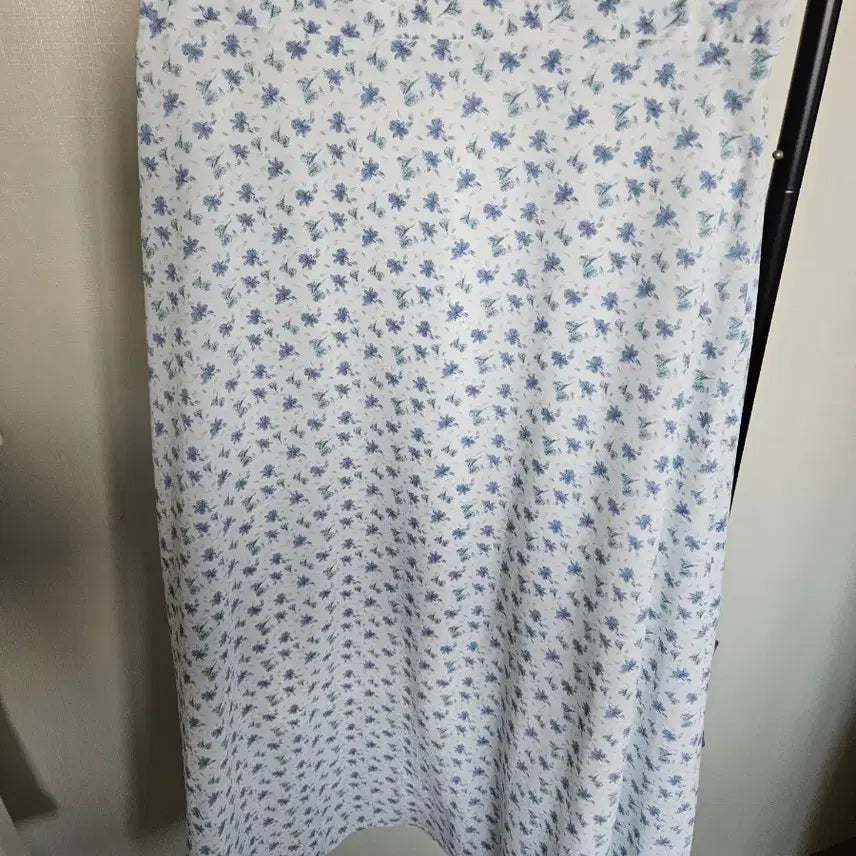 [BUNJANG] Sky Blue Floral Long Skirt / 하늘색 꽃무늬 롱 스커트