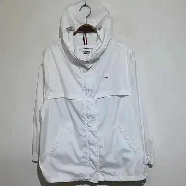 [BUNJANG] Tommy Jeans Big Logo Hooded Jacket White / (L) 타미진스 바람막이 점퍼 화이트 타미힐피거 빅로고 후드자켓