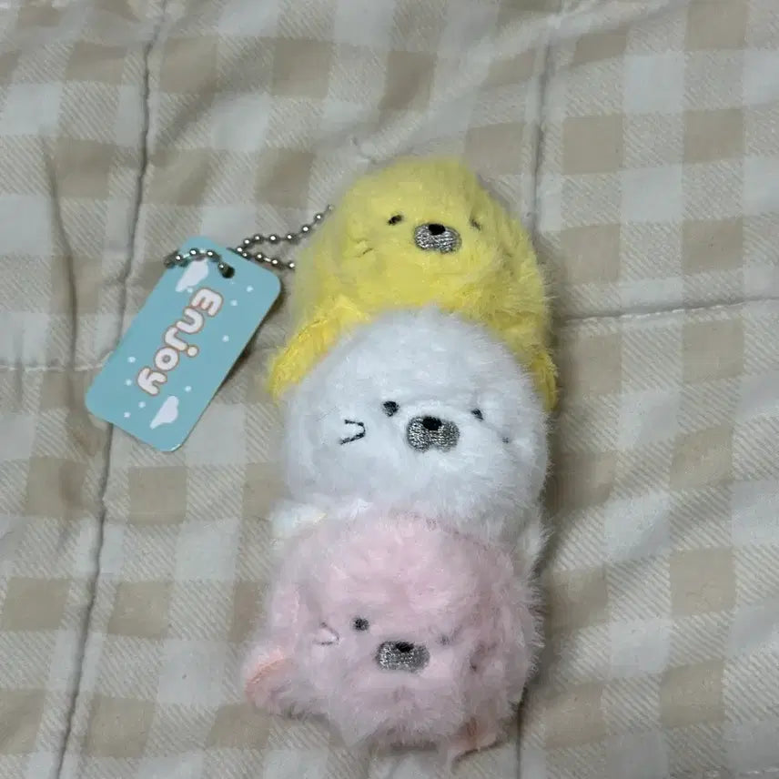 [BUNJANG] Tricolor Seal Plush Keychain / 복슬복슬 삼색 물개 키링