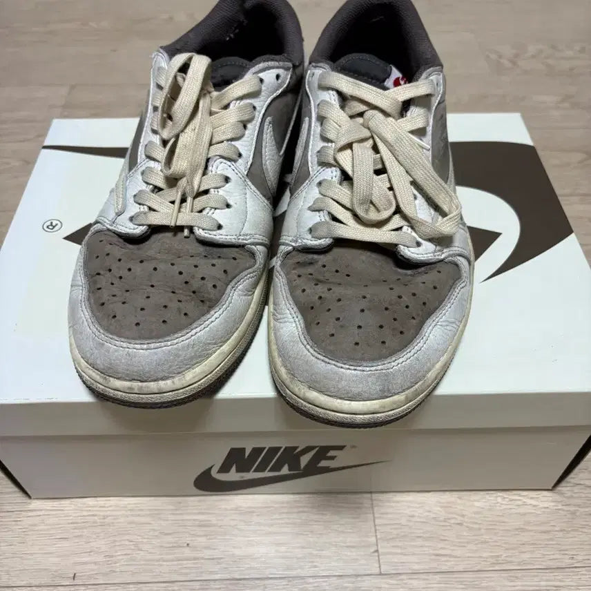 [BUNJANG] Travis Scott x Air Jordan 1 High OG Reverse Mocha Sneakers (270mm) / 스캇 조던1 리버스 모카 270