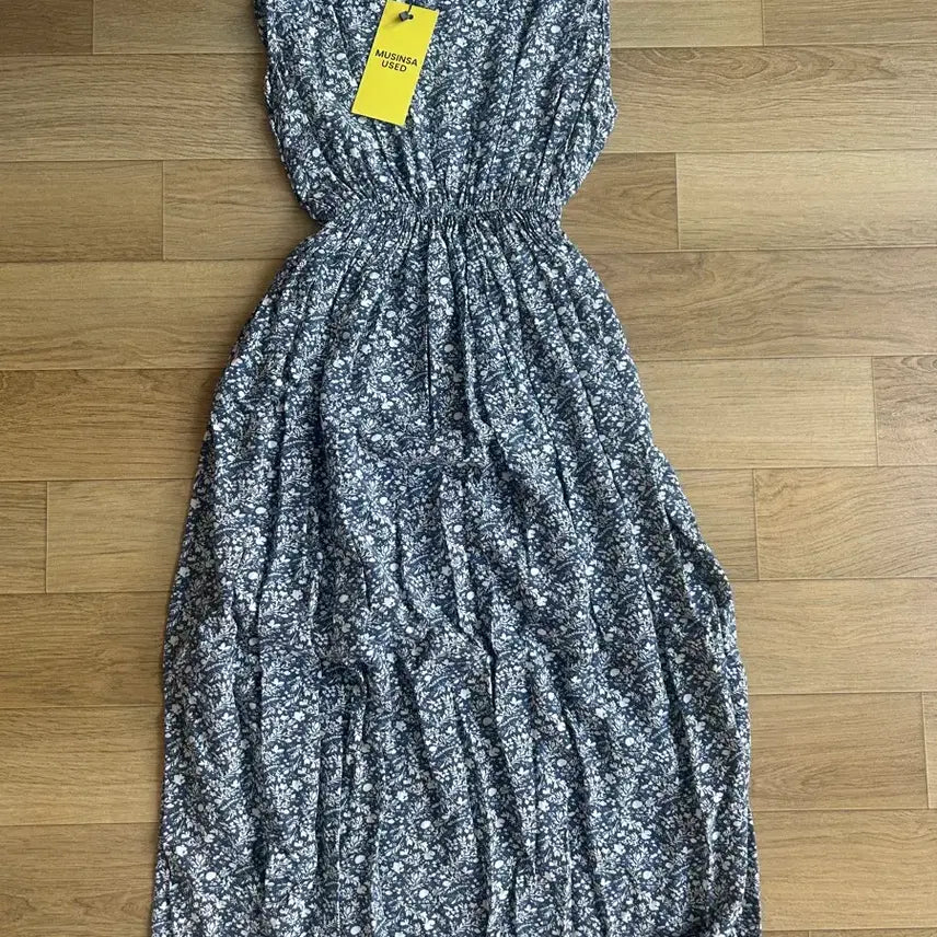[BUNJANG] The Izzat Flower Pattern Sleeveless Long Dress / 더아이잗 플라워 패턴 나시 롱 원피스