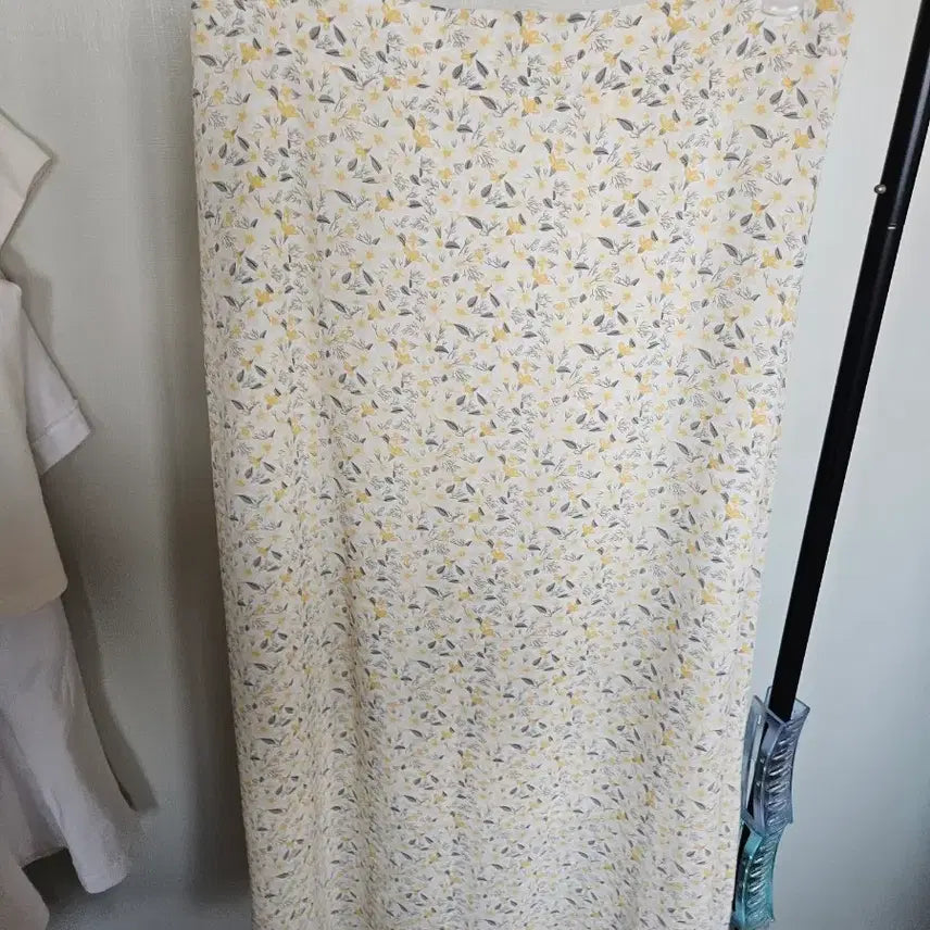 [BUNJANG] Yellow Flower Pattern Long Skirt / 옐로우 플라워 패턴 롱 스커트