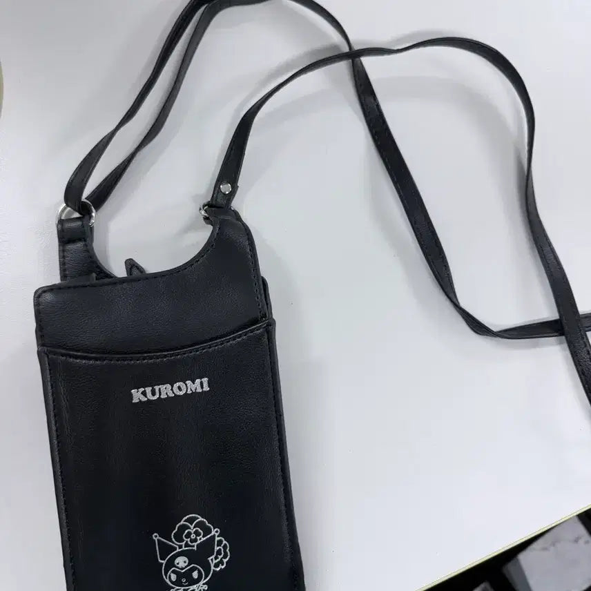 [BUNJANG] Kuromi Phone Bag / 쿠로미 폰백