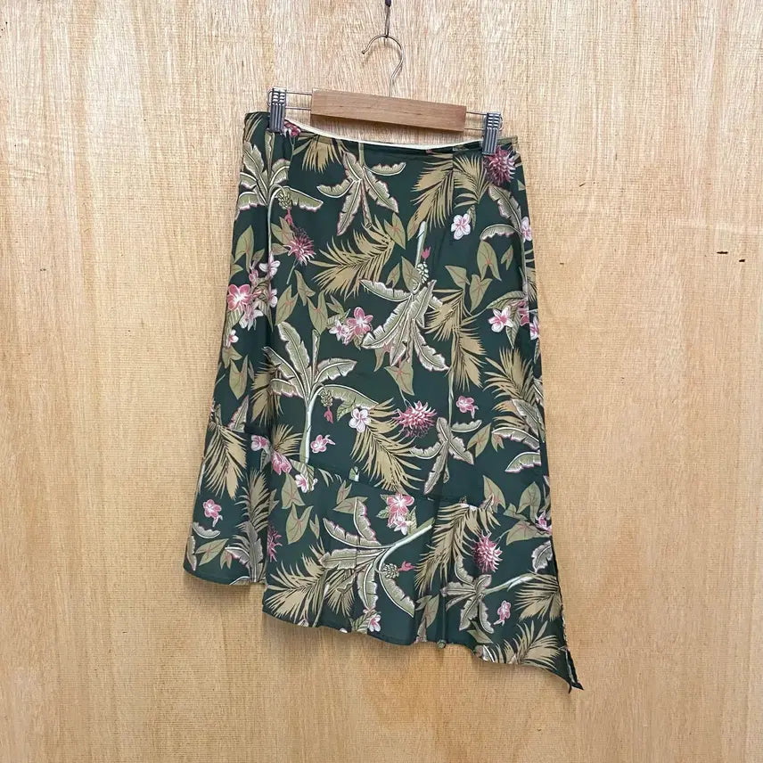[BUNJANG] MISS CHLOE Floral Asymmetrical Skirt / MISS CHLOE floral skirt 미스 끌로에 언발 스커트
