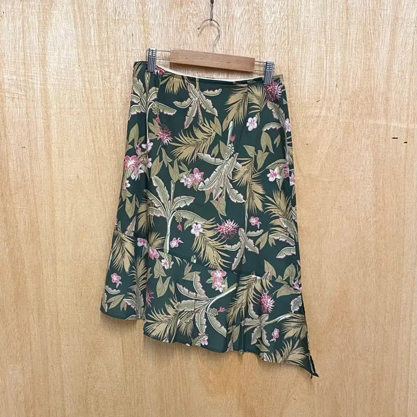 [BUNJANG] MISS CHLOE Floral Asymmetrical Skirt / MISS CHLOE floral skirt 미스 끌로에 언발 스커트
