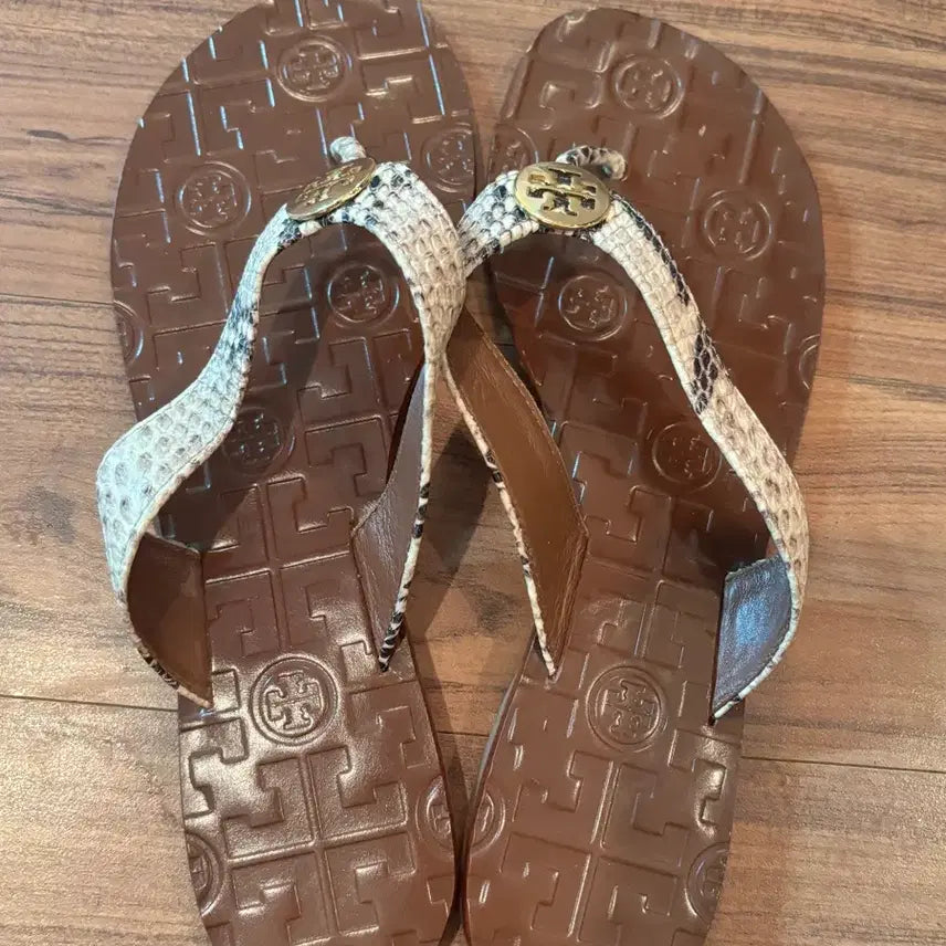 [BUNJANG] Tory Burch Vampy Slides Brown Size 7 / 사용감 적은 토리버치 뱀피 쪼리 브라운 7사이즈