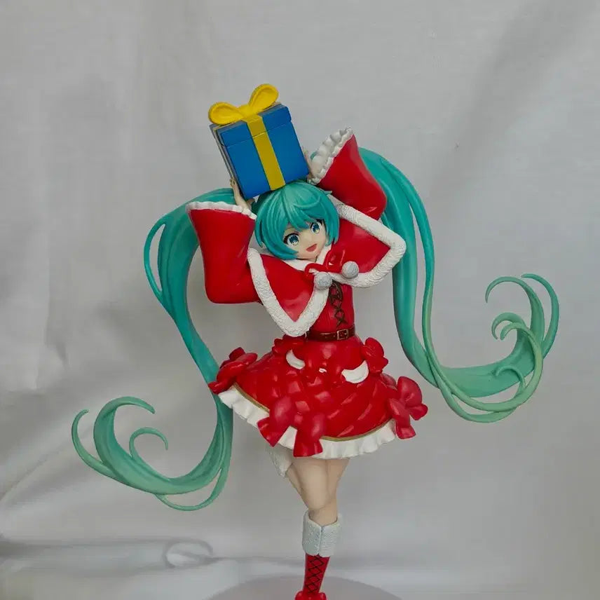 [BUNJANG] Hatsune Miku Christmas 2024 Santa Figure / (박스 O) 하츠네 미쿠 크리스마스 2024 산타 피큐어