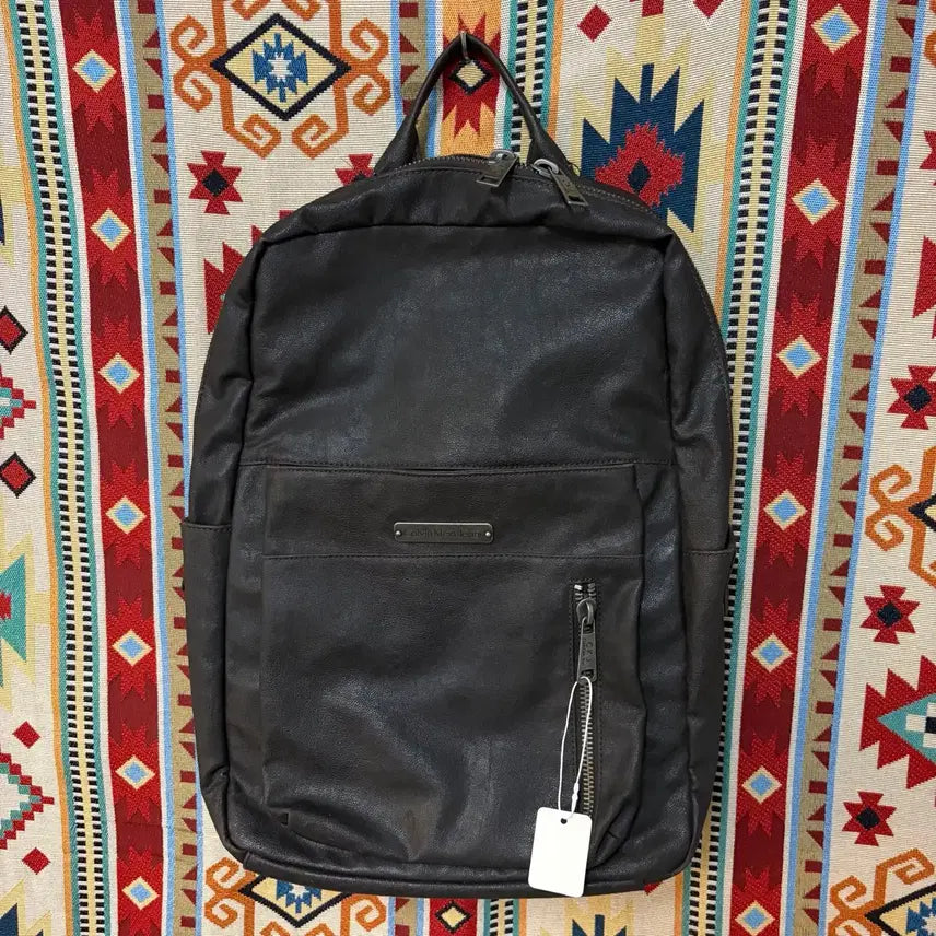 [BUNJANG] Calvin Klein Metal Logo Leather Backpack / 캘빈클라인 메탈 로고 레더 가죽 백팩