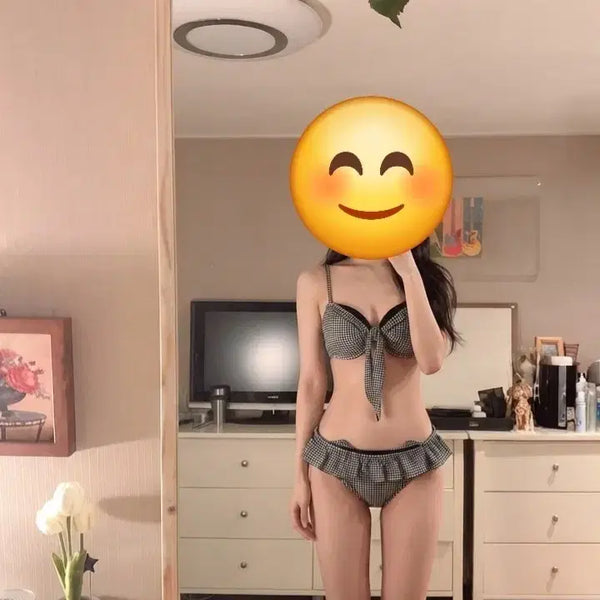 [BUNJANG] Checkered Bikini with Frill Detail / 체크무늬 비키니