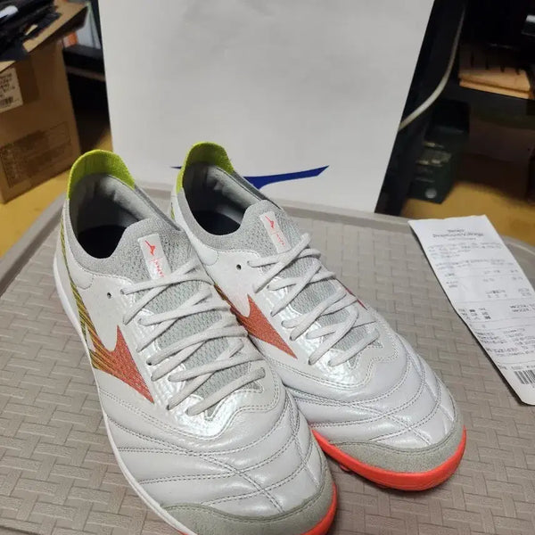 [BUNJANG] Mizuno Morelia Neo Sala Beta Japan TF Soccer Cleats / 미즈노 모렐리아 네오살라 베타재팬tf
