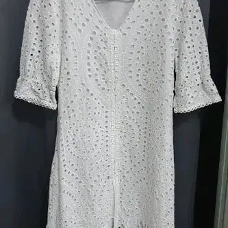 [BUNJANG] BaiHuaYuan White Punching Lace Dress / BaiHuaYuan 화이트 펀칭 레이스 원피스