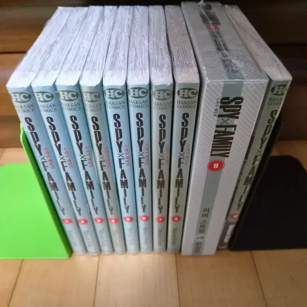 [BUNJANG] Spy x Family Complete Set (Volumes 1-10) Sealed (Volume 9 Limited Edition) / 스파이패밀리 1~10권 미개봉(9권 한정판)
