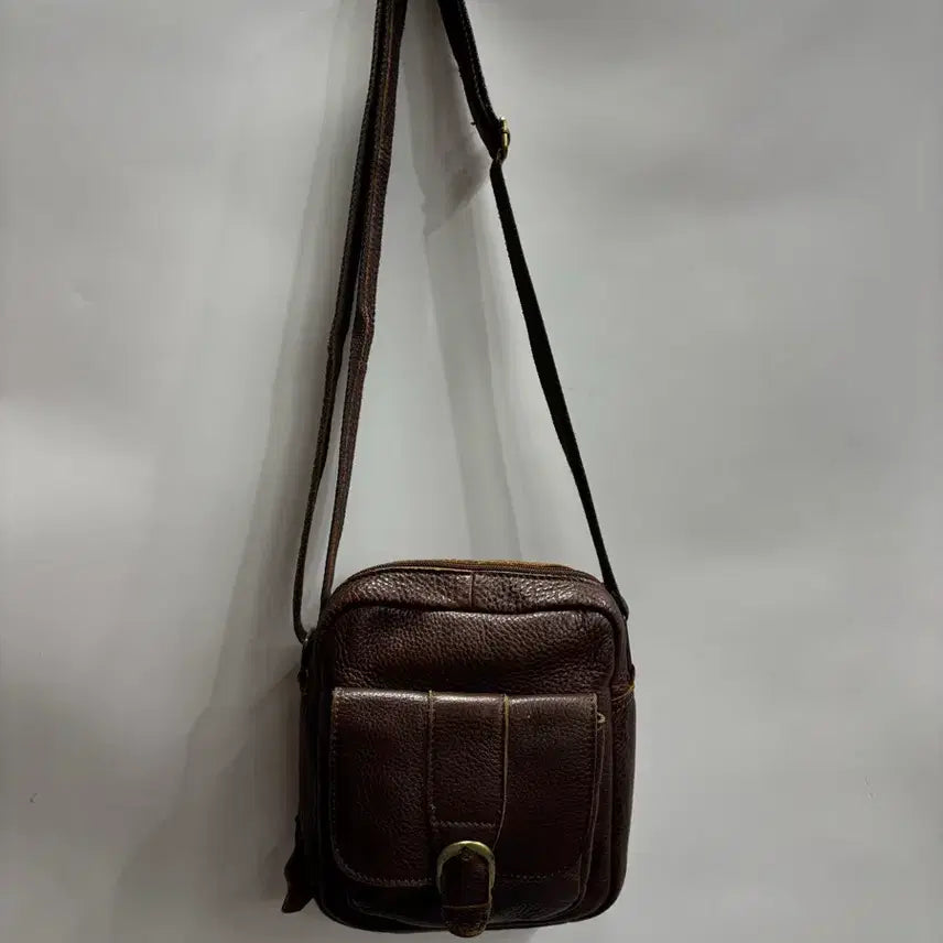 [BUNJANG] Vintage Brown Leather Crossbody Bag (18cm x 22cm) / [가로 18 / 세로 22] 빈티지 브라운 가죽 크로스백 3.0