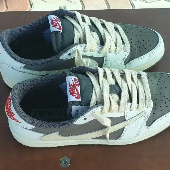 [BUNJANG] Nike Air Jordan 1 Low OG x Travis Scott / (가격인하) 나이키 에어 조던 1 로우 OG x 트래비스 스캇