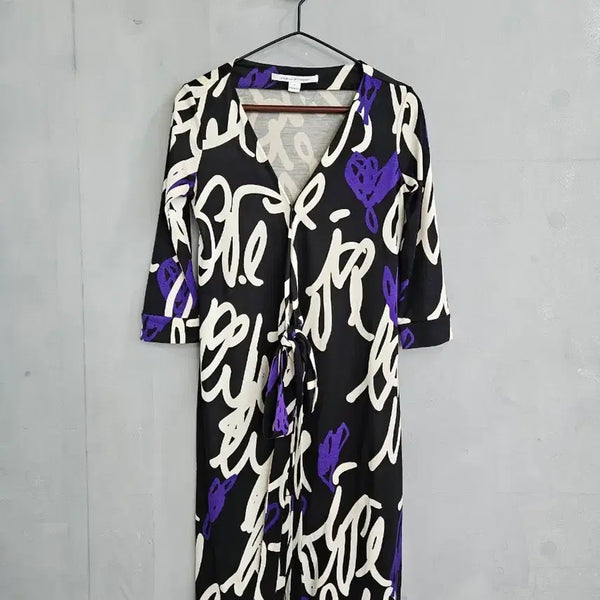 [BUNJANG] Diane Von Furstenberg New Julian Two Silk Dress Love is Life Graffiti / 다이앤 본 퍼스텐버그 뉴 줄리안 투 랩 실크 드레스, 러브 이즈 라이프 그래피티 컬러4사이즈