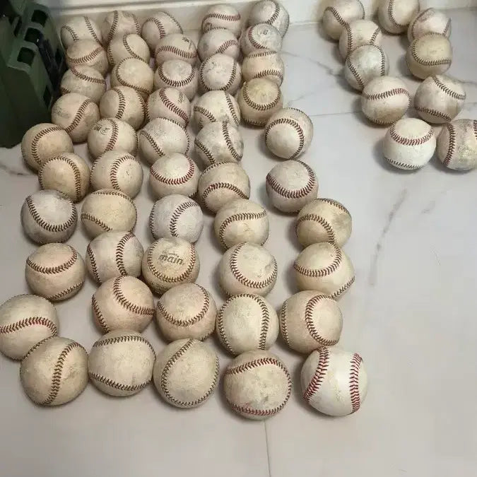 [BUNJANG] Used Baseball Balls (100 pcs) / 중고야구공 100개