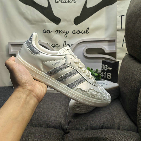 [BUNJANG] Adidas Samba OG Valentine's Day Chalk White Women's Sneakers HP3658 / 아디다스 삼바 OG 발렌타인데이 여성 운동화 초크 화이트 HP3658