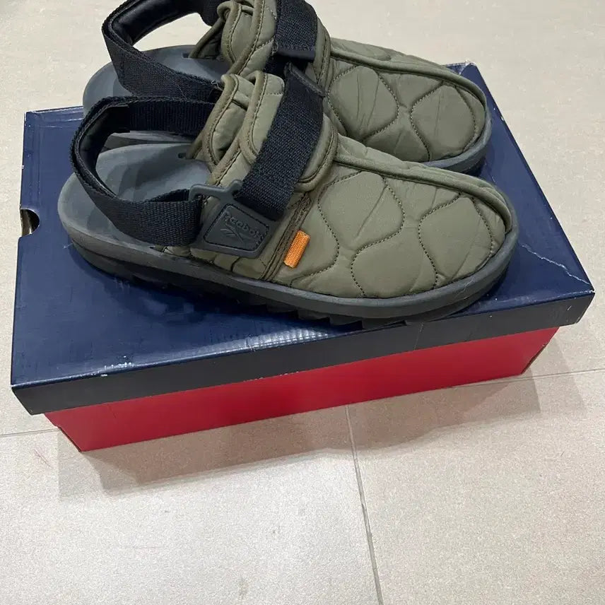 [BUNJANG] Reebok Beatnik Quilted Sandals Khaki 280 / 리복 샌들 비트닉 카키색 퀼팅 소재 280