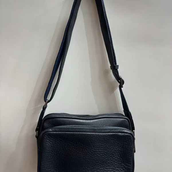 [BUNJANG] Kang Jung Hee Design Navy Leather Crossbody Bag 3.0 / [가로 27 / 세로 18] 강정희 디자인 네이비 가죽 크로스백 3.0