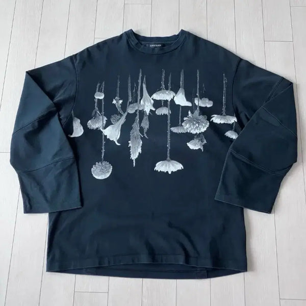 [BUNJANG] Almostblack Flower Printing Long Sleeve T-Shirt / 올모스트블랙 플라워 프린팅 롱슬리브 티셔츠