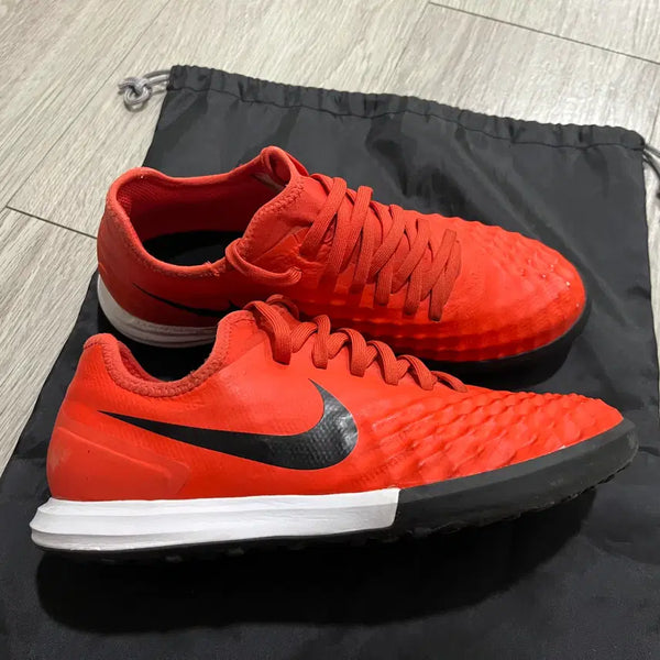 [BUNJANG] Nike Magista Finale II TF Soccer Cleats (Size 245) / 나이키 마지스타 피날레2 TF [245] 풋살화